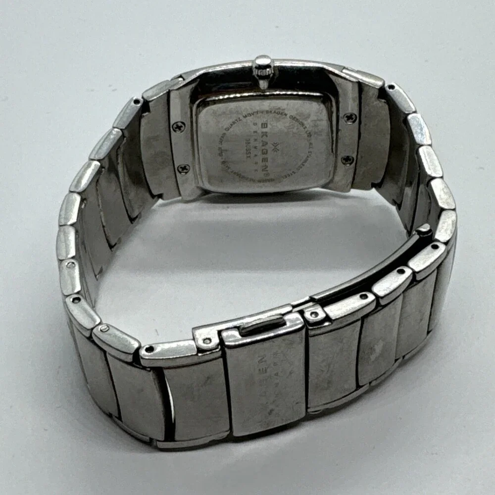 Skagen 380SSX Women's Silver Stainless Steel Analog Dial Quartz Watch AEA278